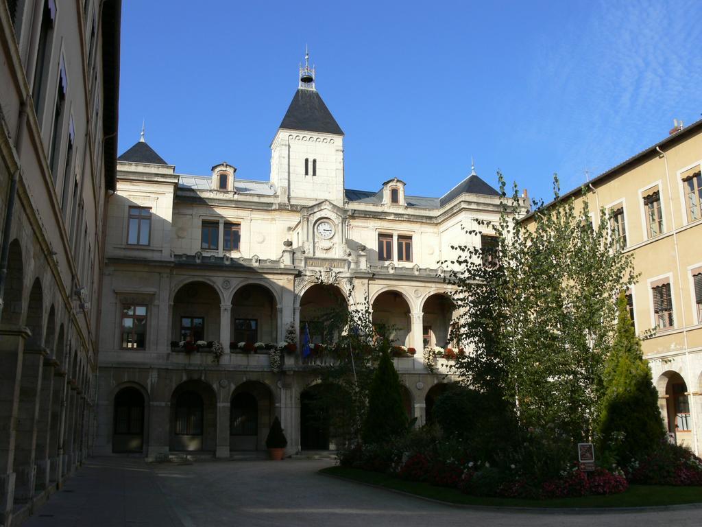 Ibis Lyon Sud Chasse Sur Rhone Hotell Exteriör bild