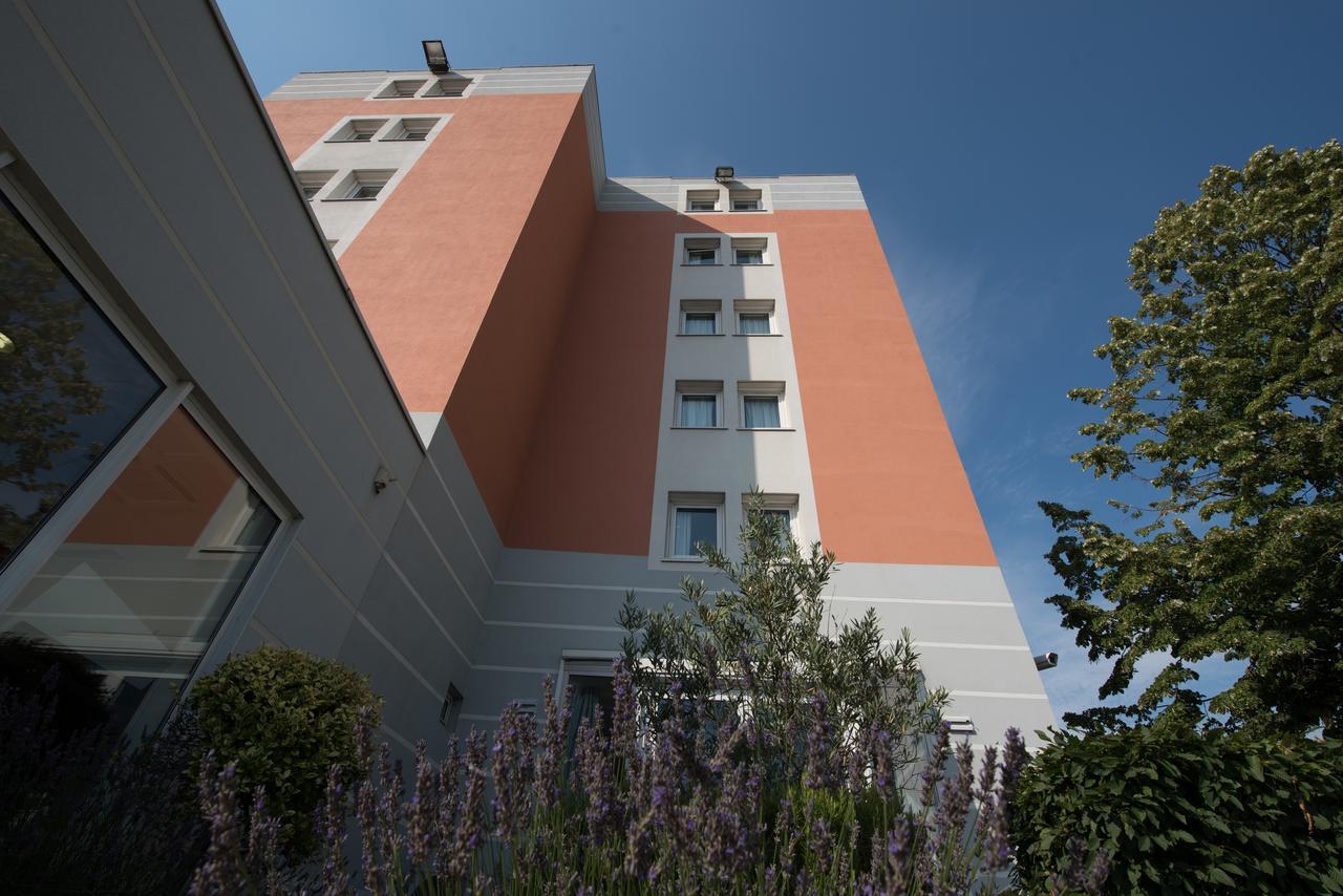 Ibis Lyon Sud Chasse Sur Rhone Hotell Exteriör bild